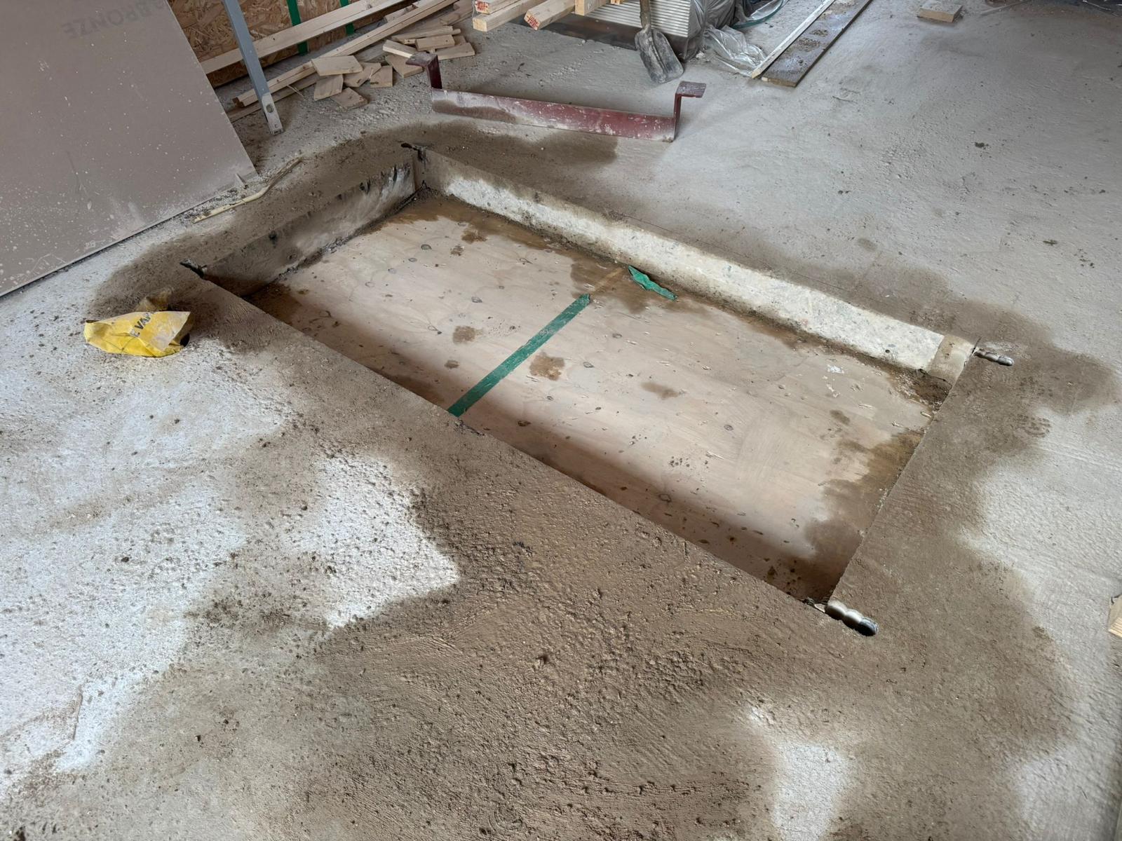 Sparing afgedekt met plywood